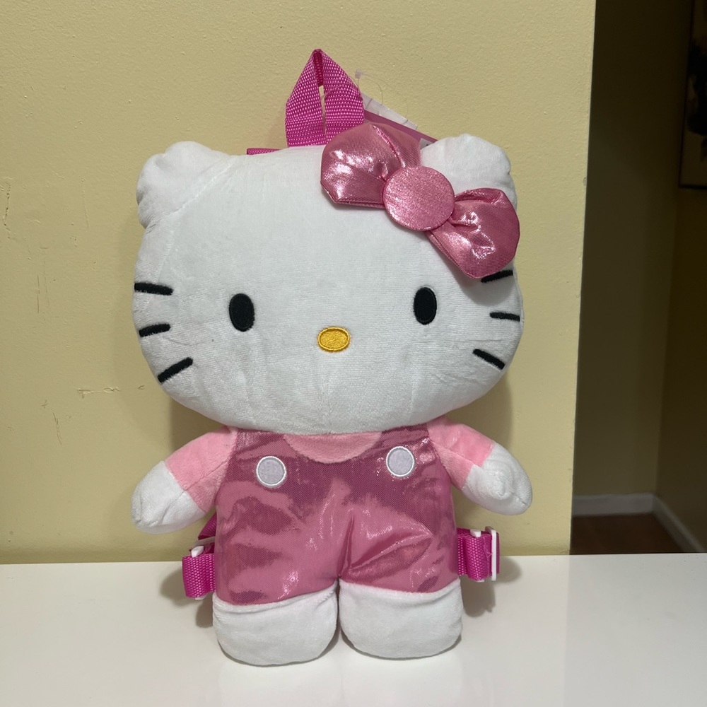 Hello Kitty Plush Backpack - Picture 2 of 14
